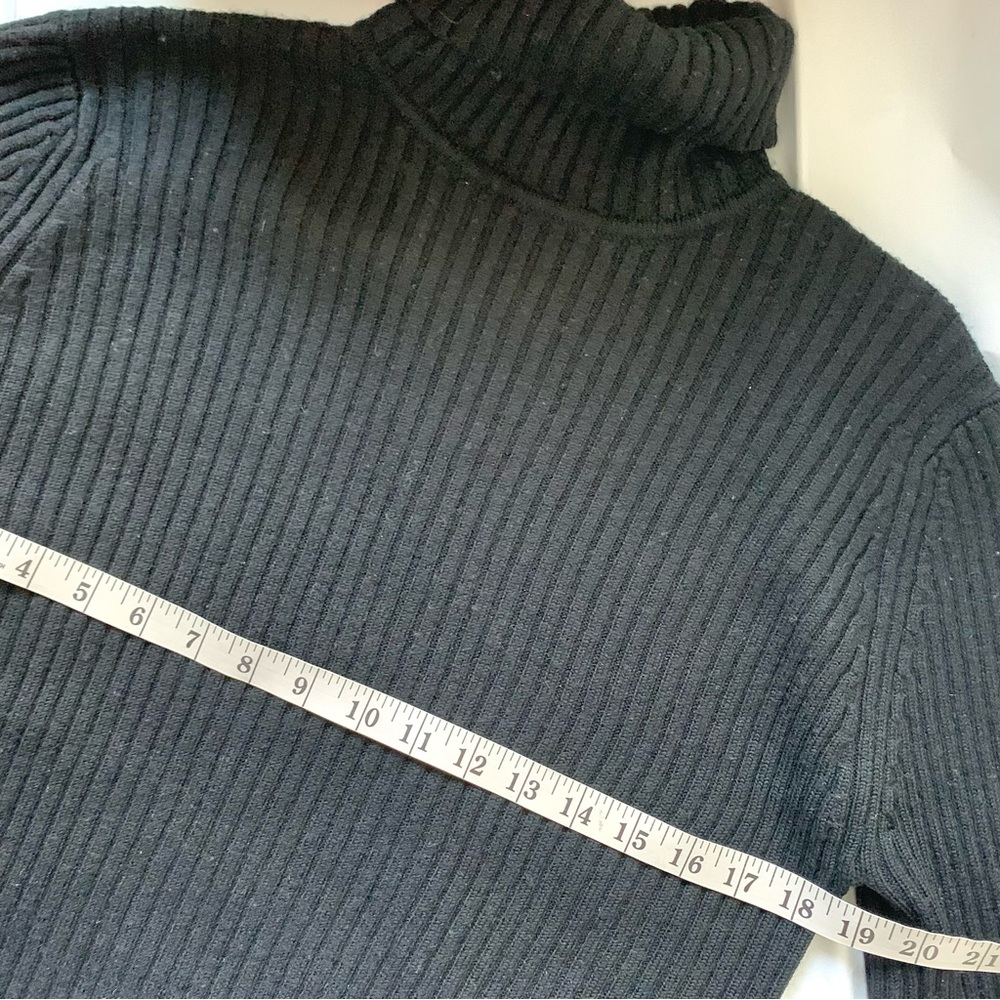 LL Bean 100% Merino Wool Ribbed Knit Turtleneck Sweater in black - Picture 10 of 14